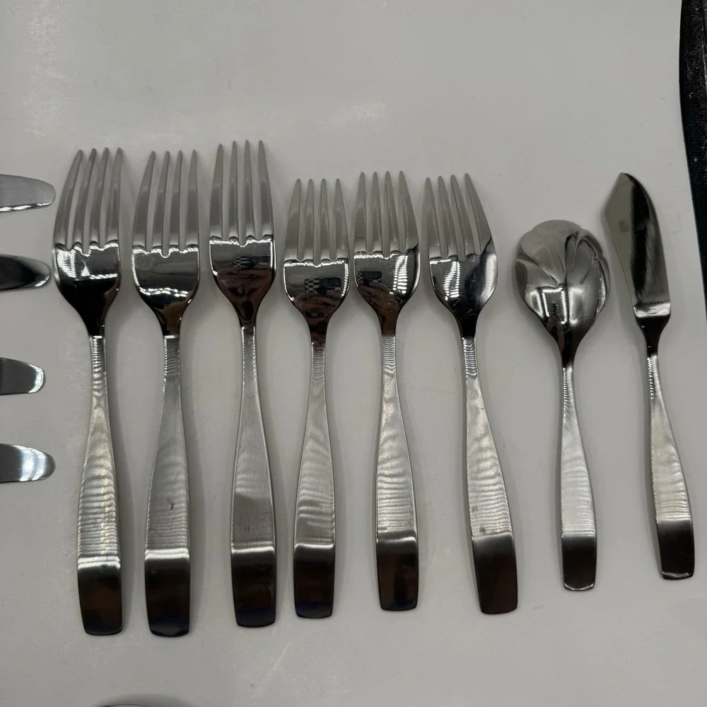 Mikasa Satin Loft Stainless Serving Dinner Flatware 17 Pieces Forks & Teaspoons